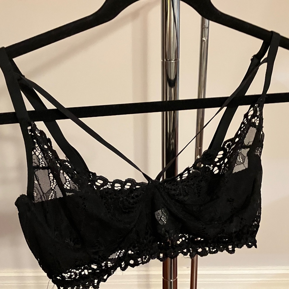 Chic Black Lace Underwire Bra - Picture 7 of 16